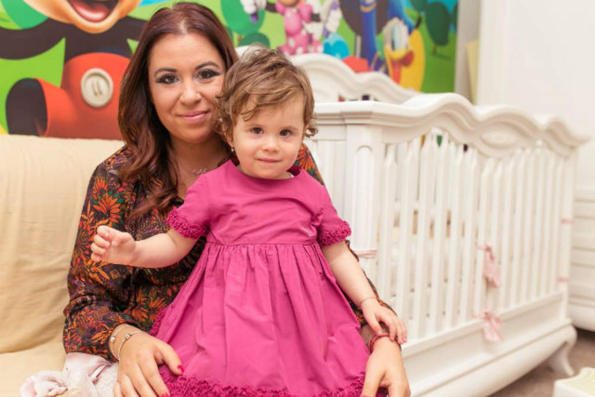 Oana Roman a ajuns cu fetiţa ei la spital: "Are febră mare și amigdalită!"