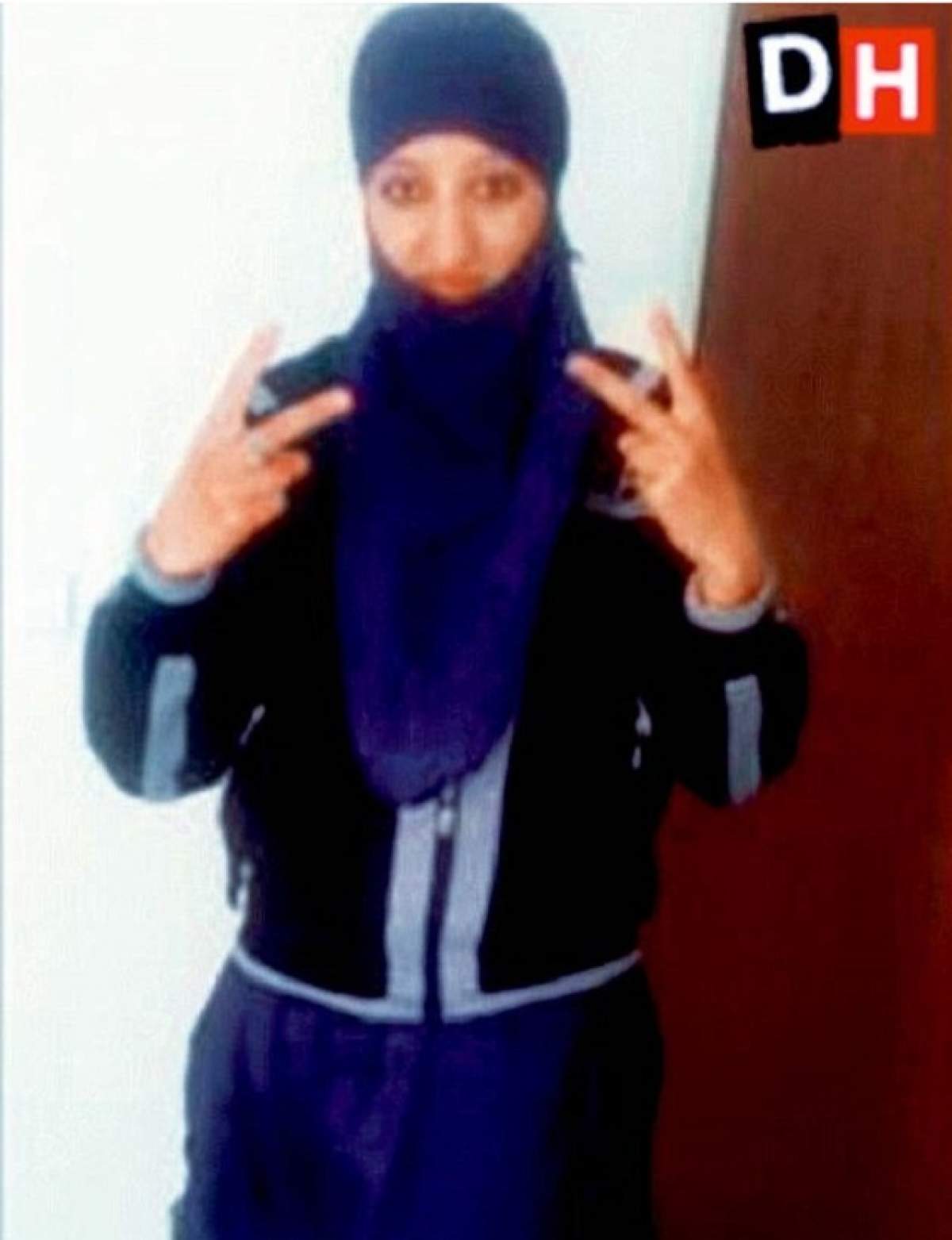Informaţie şoc! Terorista din Paris trăieşte. Cine este, de fapt, femeia din imaginile apărute în presă