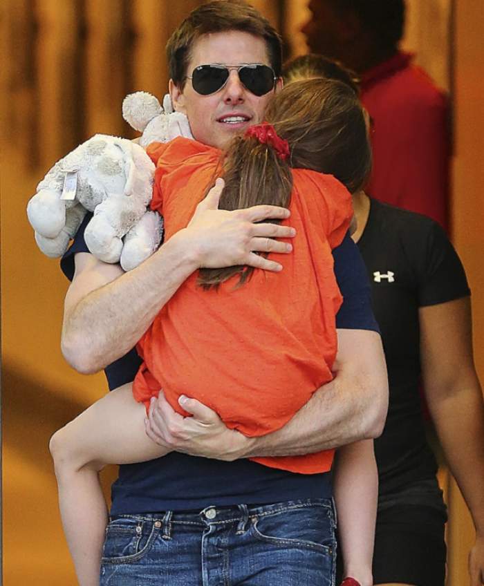 Tom Cruise nu și-a mai văzut fiica de mai bine de doi ani. Ce este mai important pentru actor decât Suri? Apropiații lui vin cu o teorie scandaloasă