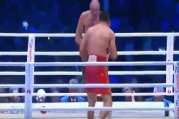 VIDEO / Prima înfrângere după 11 ani! Vladimir Klitschko a pierdut cele patru centuri mondiale în faţa lui Tyson Fury