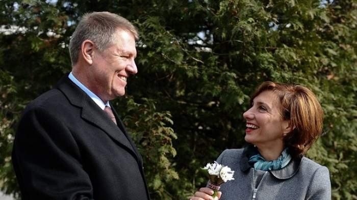 Știm cum se pregătește Prima Doamnă să îl impresioneze de Sărbători pe Klaus Iohannis! Informații INEDITE despre cuplul prezidențial