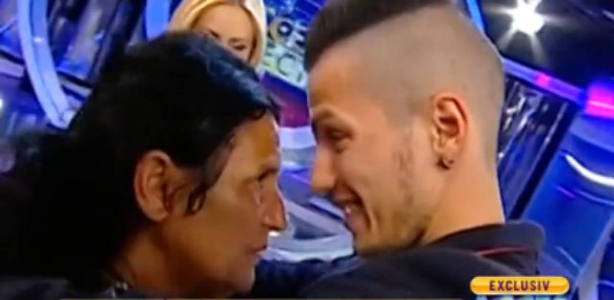 VIDEO / Celebru în Italia şi concurent la "X Factor" Marea Britanie! Luca, românul abandonat, s-a întors acasă
