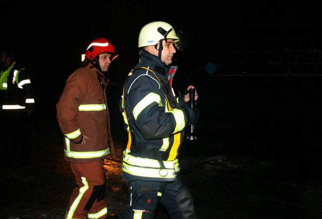 FOTO / ISU Bucureşti a făcut publice în premieră fotografii de la intervenţia din club Colectiv! Pompieri în lacrimi, oameni care îşi dau ultima suflare şi multă durere! Imagini şocante