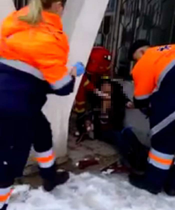 VIDEO / STRIGĂTOR LA CER! O fată de 16 ani a fost înjunghiată de fostul iubit, ÎN FAŢA UNUI MALL