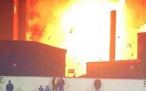 Imaginile de la locul dezastrului. O fabrică a luat foc în Brașov!