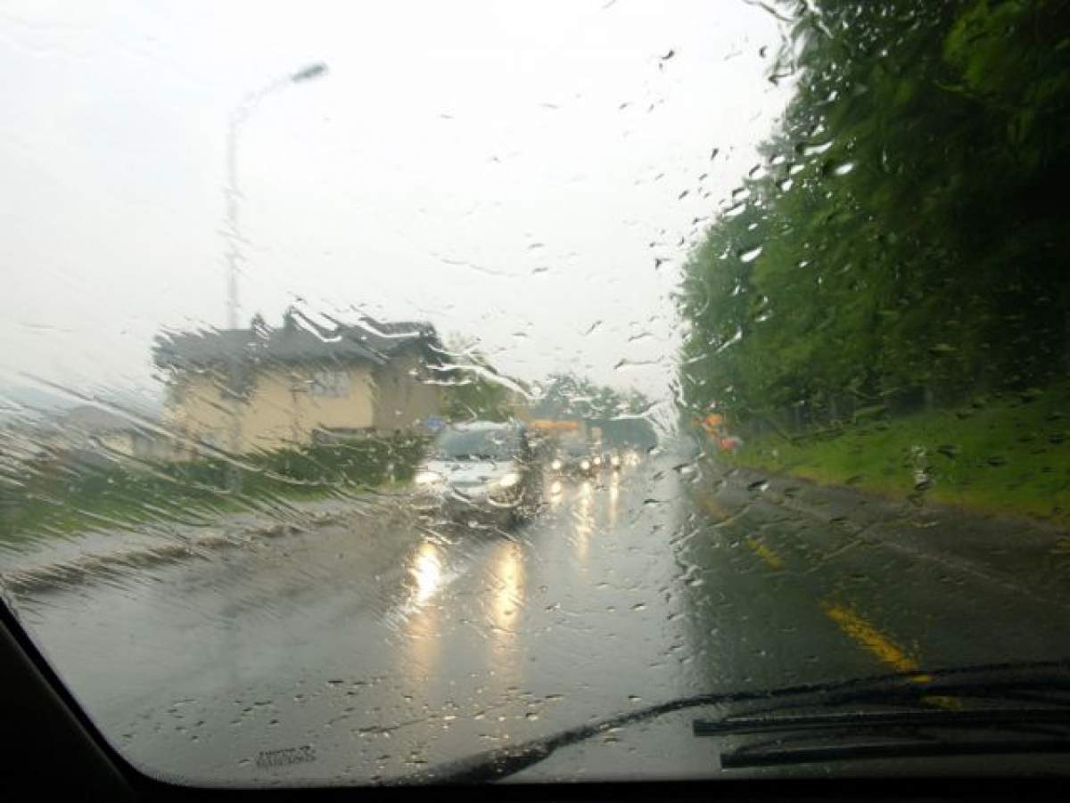 Gata cu soarele! Meteorologii anunţă ploi, burniță și ceață în aproape toată ţara!