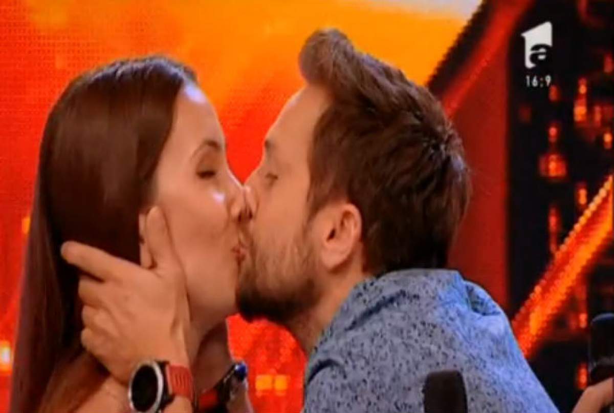 VIDEO / Tatiana Grişca, actuala şi fosta "soţie" a lui Dani Oţil, pe scena de la "X Factor" ! Matinalul a sărutat-o în direct