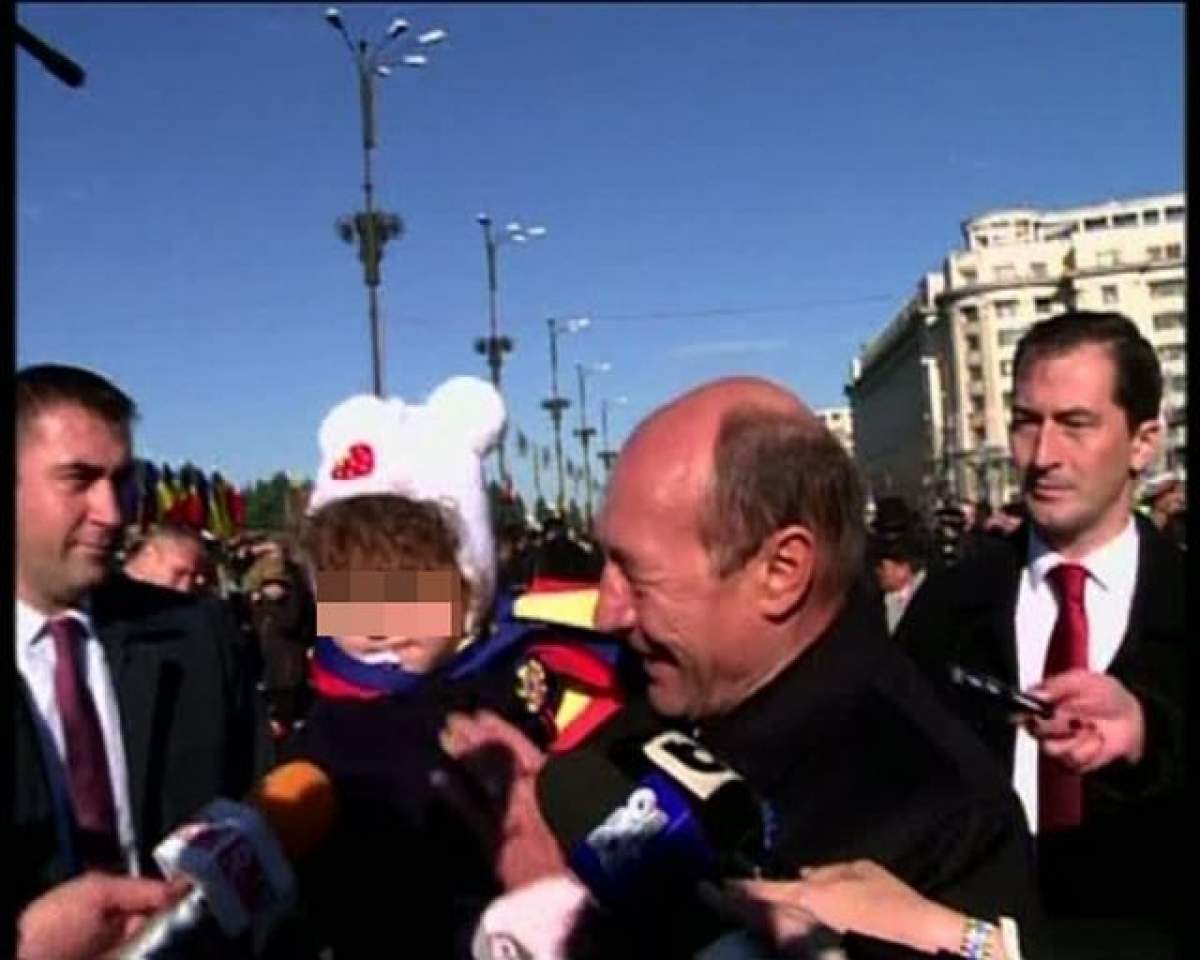 Nici Băsescu nu mai e ce-a fost, dar nici jurnaliştii! N-ai ghici nici într-o mie de ani cum a putut să sune întrebarea adresată, de un reporter, nepoatei fostului preşedinte