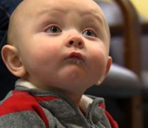 VIDEO / Un bebeluș dependent de droguri a impresionat pe toată lumea. Gesturile sale te vor face să plângi