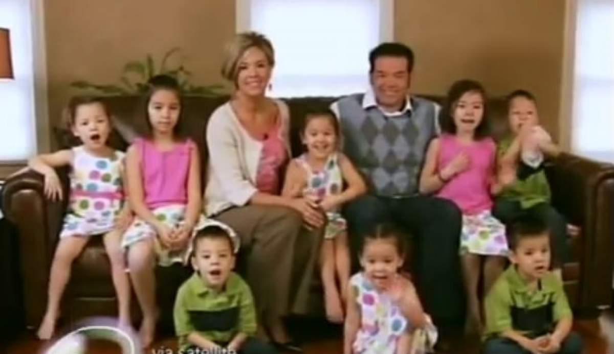 VIDEO / Îţi aminteşti emisiunea "Kate and Jon plus 8"? Uite cât de mari sunt sextupleţii familiei Gosselin