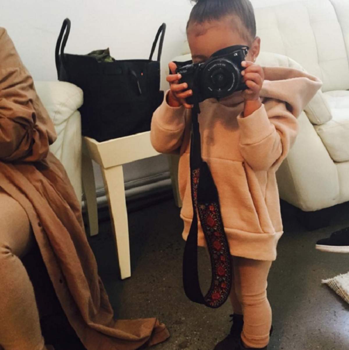 Fiica lui Kim Kardashian, pentru prima oară pe o rețea de socializare. Ce a scris North West