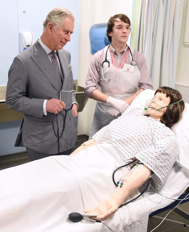 Ce face prințul Charles atunci când nu ne vizitează țara? Imagini inedite cu Prințul de Wales