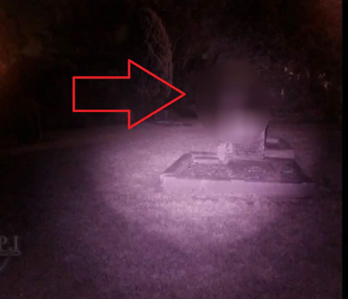 VIDEO / Se auzeau sunete ciudate din cimitir, aşa că au pus camere de filmat. Au rămas cu gurile căscate atunci când s-au uitat pe imagini