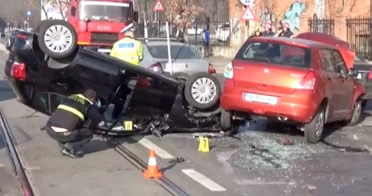 VIDEO / Accident în Capitală! Cel puţin două persoane au fost rănite grav