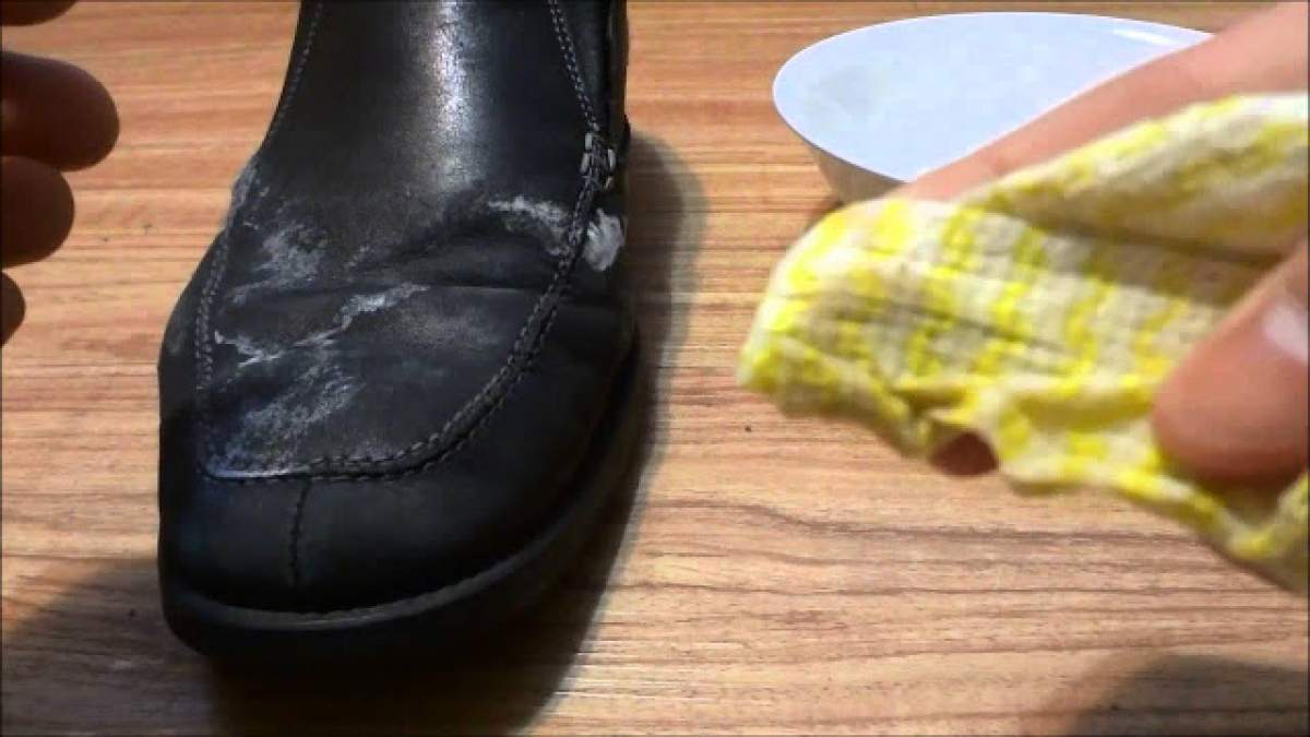 Ţi-au rămas pete albe de sare pe cizmele de iarnă? Iată cel mai simplu mod de a le curăţa complet şi definitiv