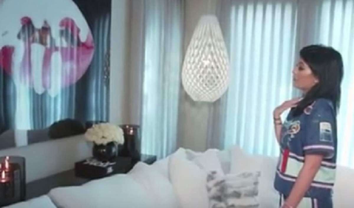 VIDEO / Are 18 ani, dar se laudă cu o casă ce se învârte după Soare! Cum arată locuinţa de 2,7 milioane de dolari a lui Kylie Jenner