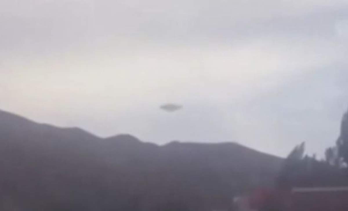 VIDEO / Există dovezi reale care atestă existenţa extratereştrilor! O farfurie zburătoare IMENSĂ  a fost văzută pe cer
