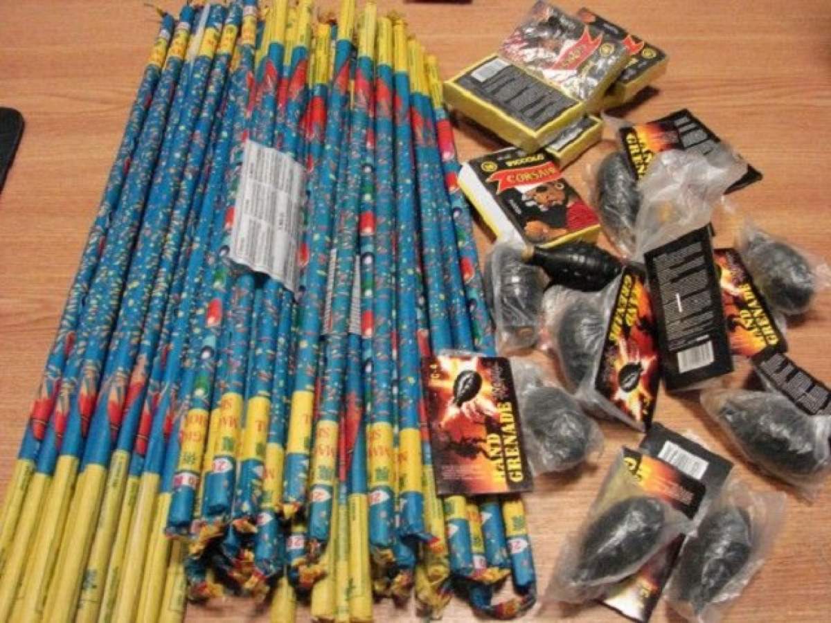 Captură record de materiale explozive, în Bucureşti! Poliţiştii au confiscat 70 de tone de petarde