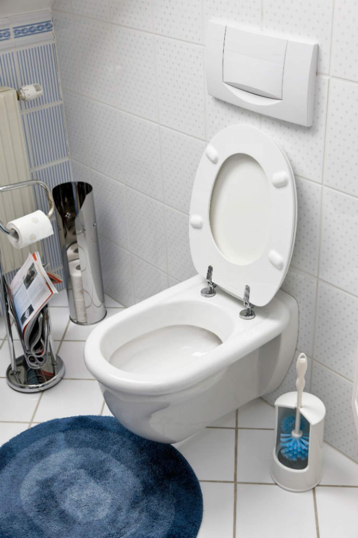 Distruge INSTANT microbii din toaletă şi neutralizează complet mirosul! Ai în casa ta două ingrediente care fac MINUNI