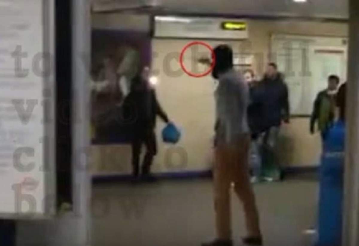 VIDEO / Atac la metroul din Londra! Trei oameni au fost înjunghiaţi, atacatorul strigând: "Asta este pentru Siria"