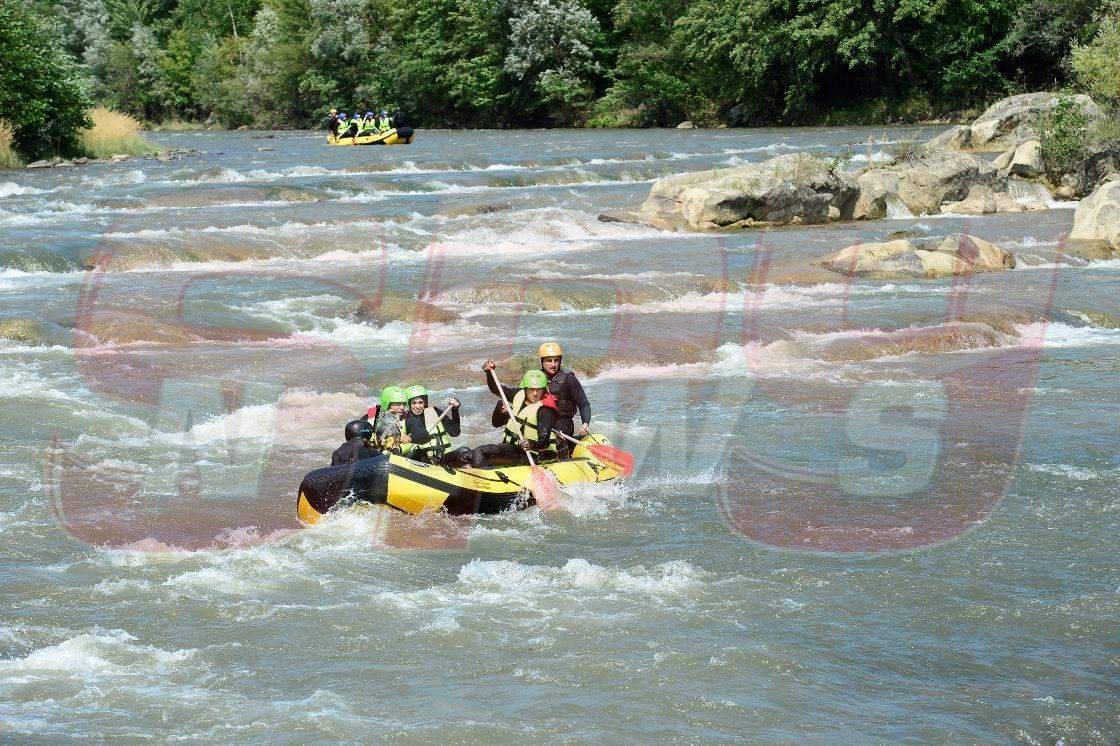 FOTO / Vedetele de la „Șerifi de România” fac rafting cu peripeții! Cum au reuşit să se salveze din "IAD"