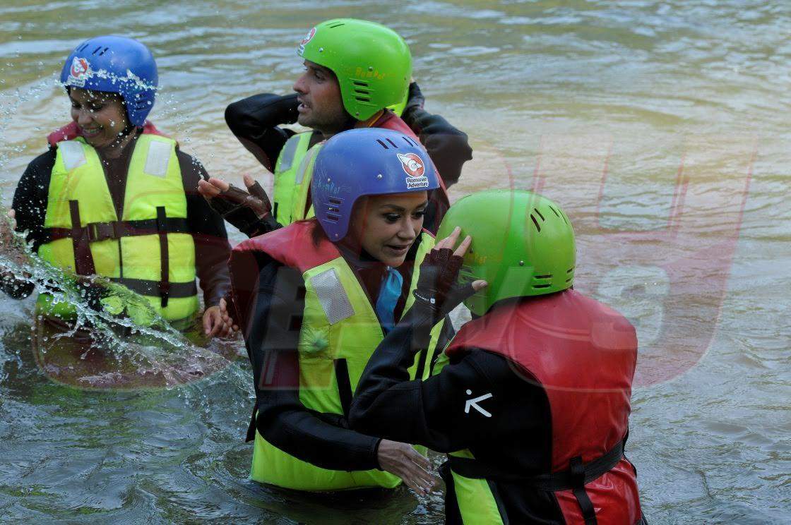 FOTO / Vedetele de la „Șerifi de România” fac rafting cu peripeții! Cum au reuşit să se salveze din "IAD"