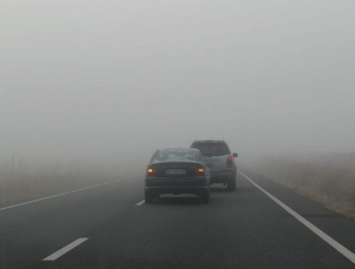 Atenţie mare în trafic! Vizibilitate scăzută în Bucureşti şi în multe alte judeţe! Meteorologii au emis COD GALBEN de CEAŢĂ