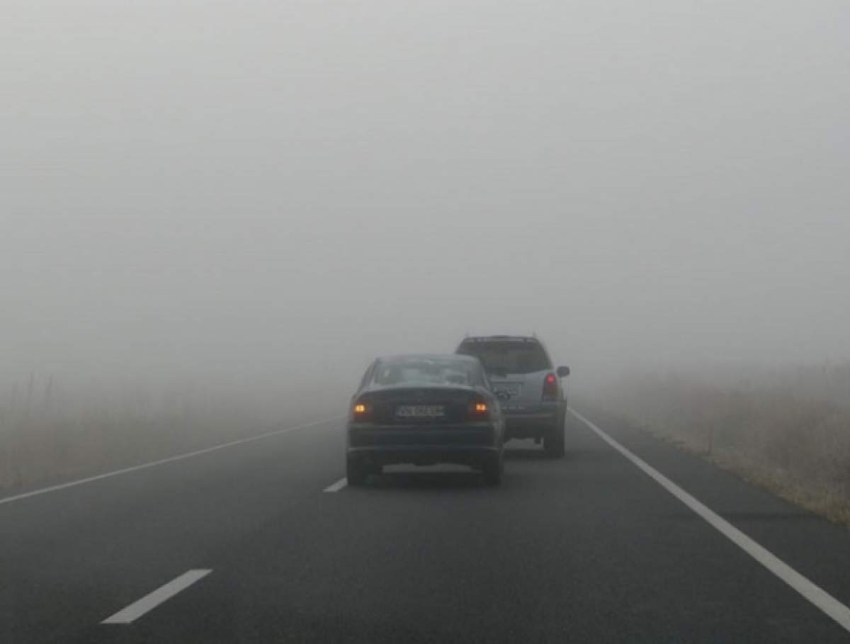 Atenţie mare în trafic! Vizibilitate scăzută în Bucureşti şi în multe alte judeţe! Meteorologii au emis COD GALBEN de CEAŢĂ