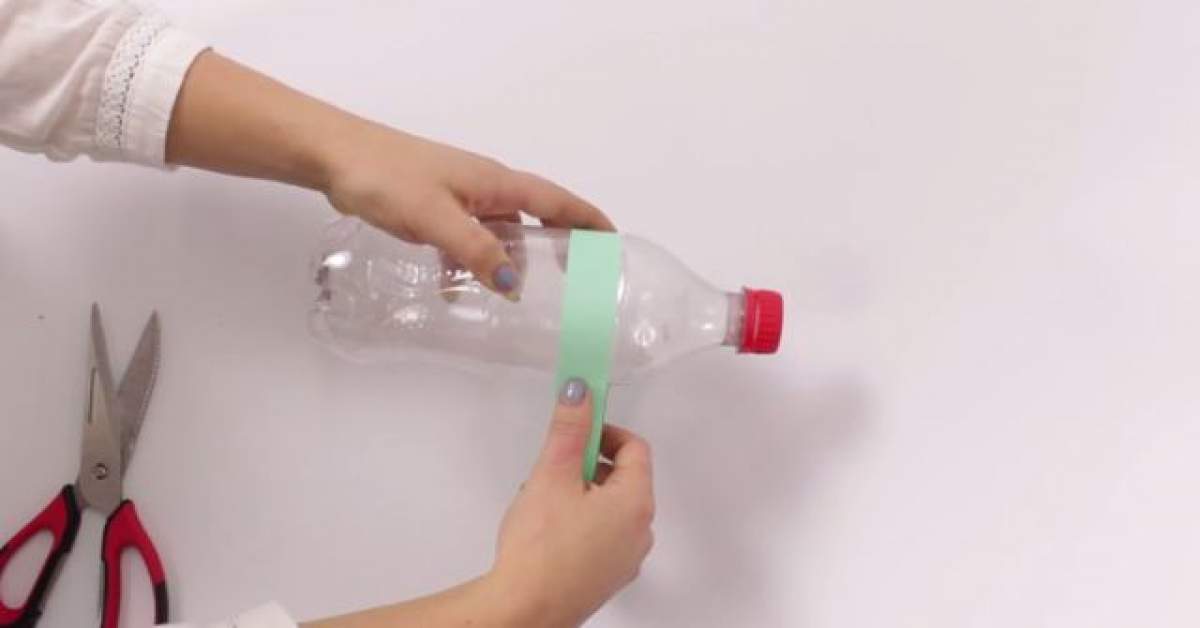 VIDEO / ÎNTREBAREA ZILEI- LUNI: Cum transformi o sticlă goală de suc într-o brăţară superbă?