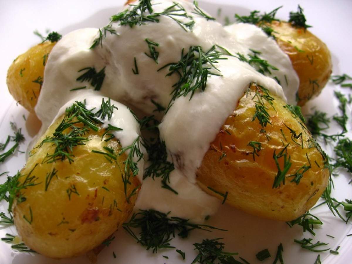 REŢETA ZILEI - MARŢI: Cartofi cu smântână şi mărar! Uşor de preparat şi cu un gust delicios
