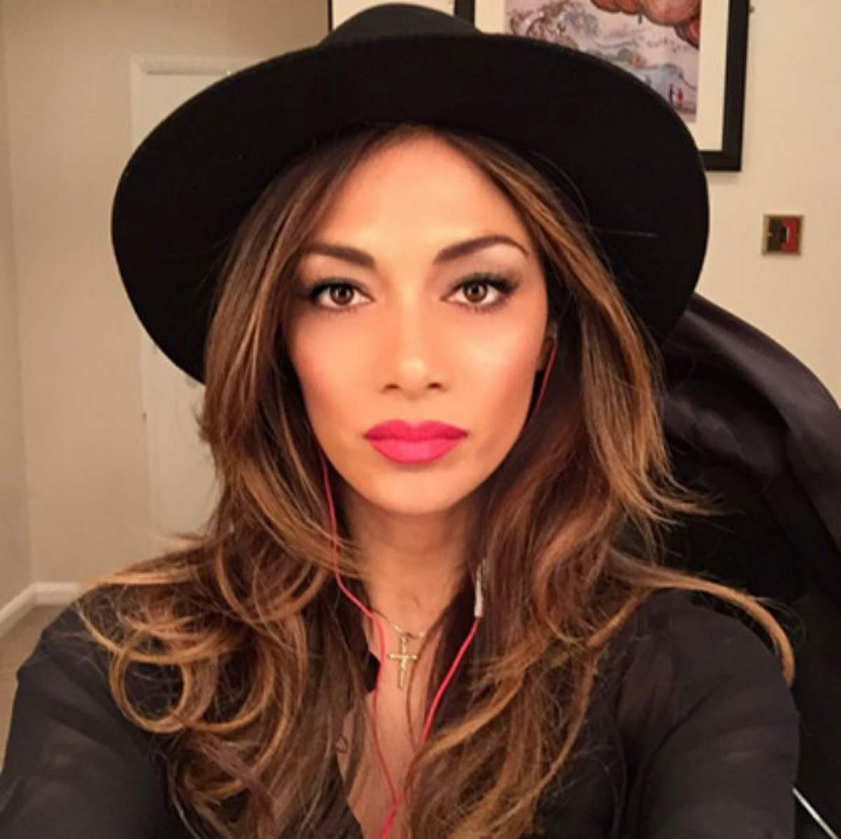 Cum îşi reface inima "ruptă" Nicole Scherzinger, după despărţirea de Lewis Hamilton