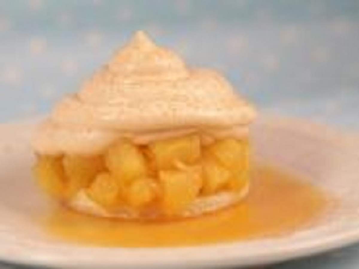 REŢETA ZILEI - SÂMBĂTĂ: Ananas cu spumă de caramel! Un desert perfect pentru "Ziua îndrăgostiţilor"