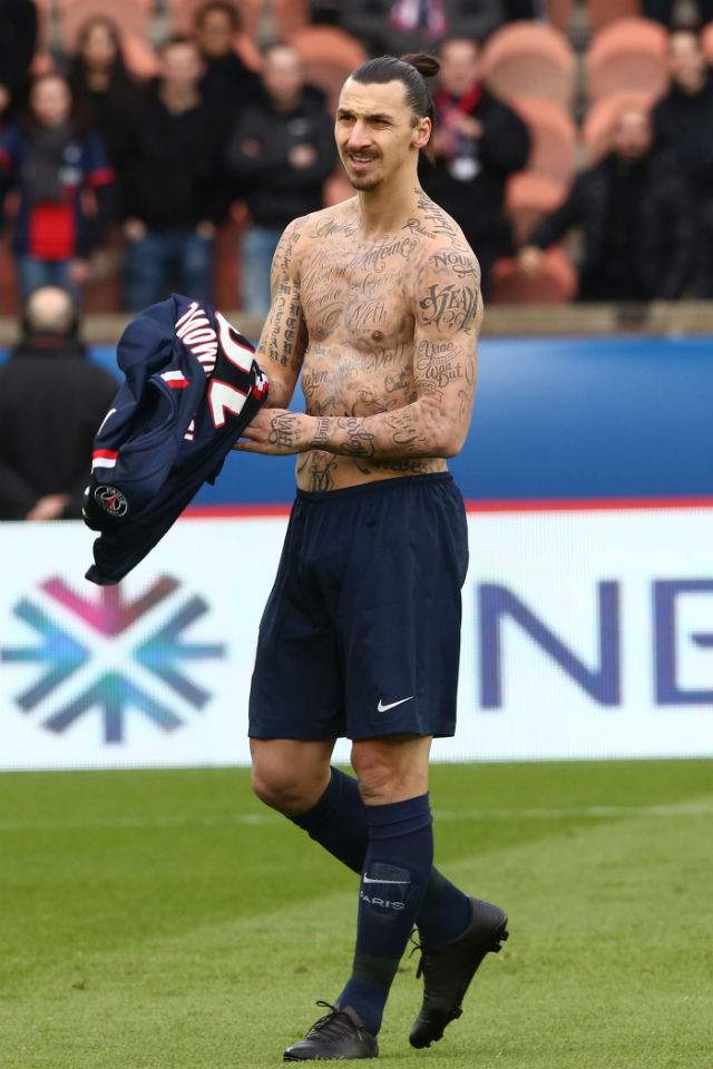 FOTO&VIDEO / Gestul său i-a adus respectul unei lumi întregi! Zlatan Ibrahimović şi-a tatuat pe corp 50 de nume! Motivul este emoţionant!