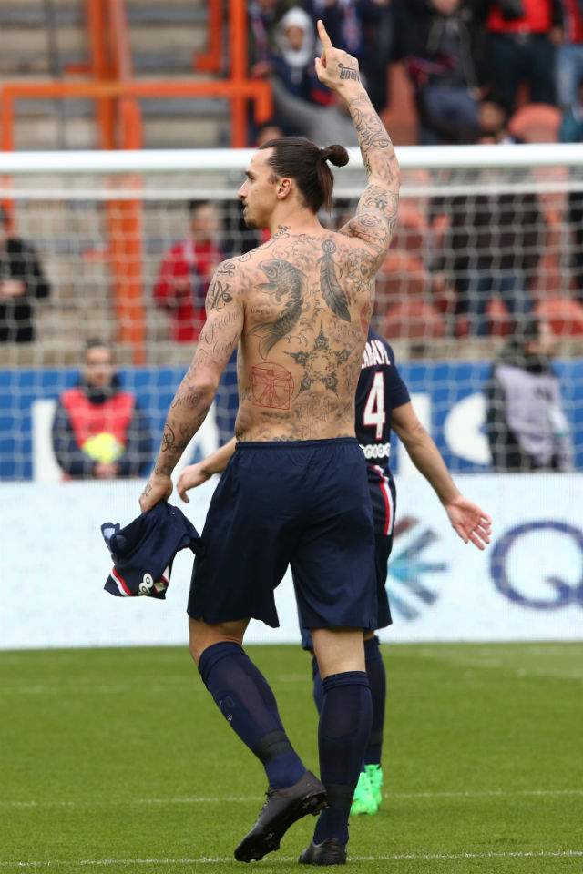 FOTO&VIDEO / Gestul său i-a adus respectul unei lumi întregi! Zlatan Ibrahimović şi-a tatuat pe corp 50 de nume! Motivul este emoţionant!