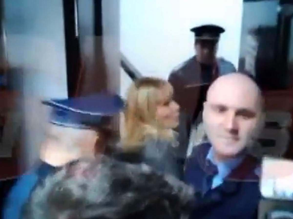 VIDEO / Cuvintele sfidătoare ale Elenei Udrea la ieşirea din sala de judecată! Ce spune după o săptămână petrecută în arest
