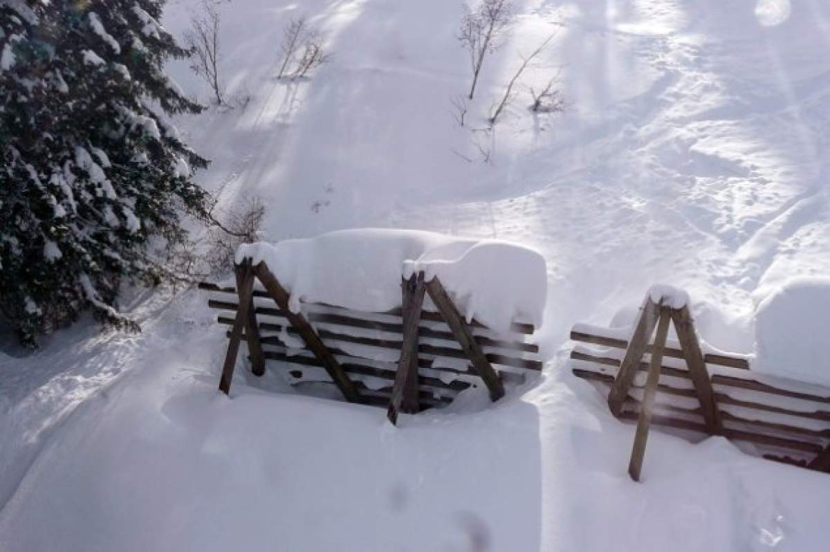Zăpadă din belşug în România! În ce zonă stratul de nea măsoară 1,8 metri