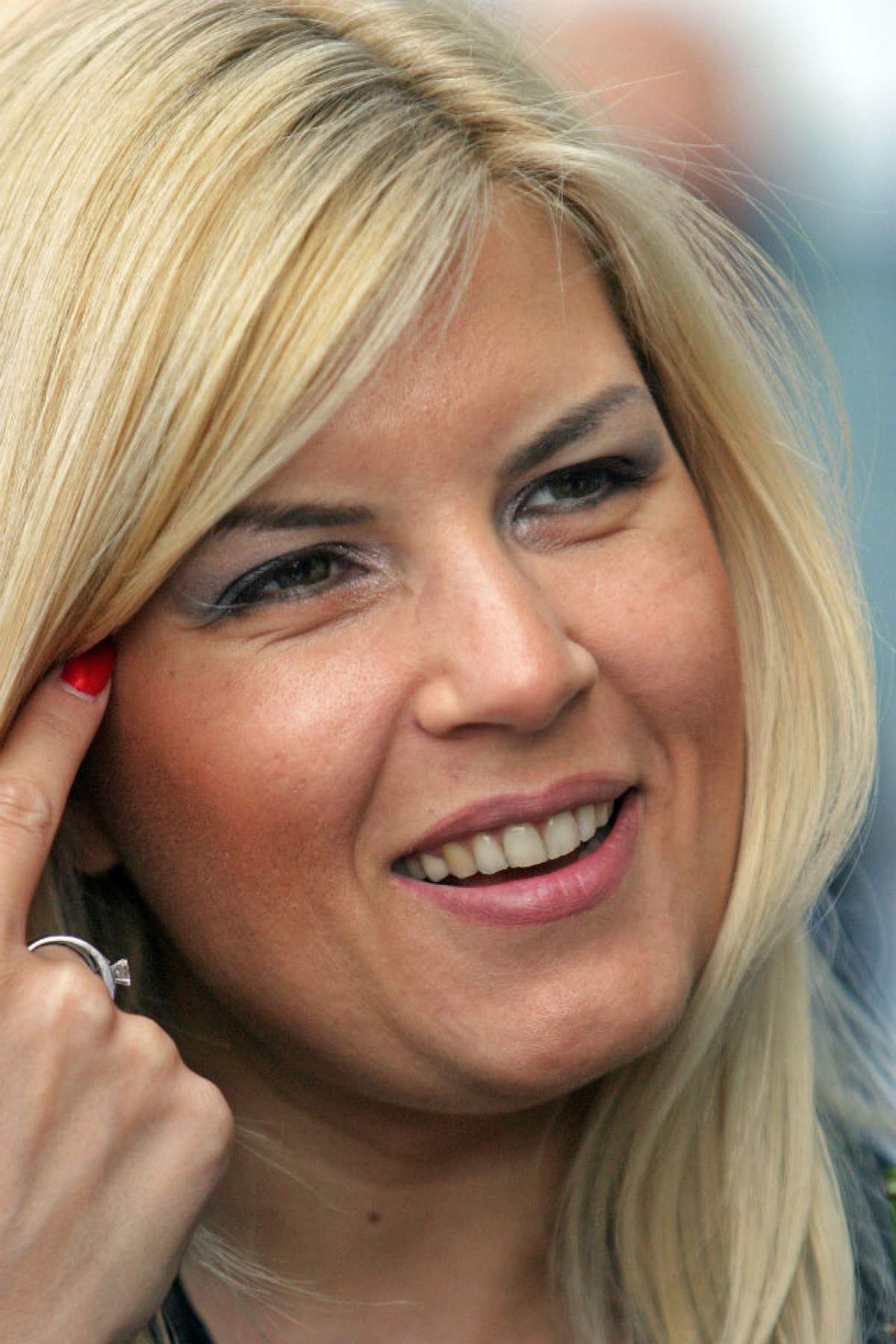 Elena Udrea stă cu sufletul la gură! Luni merge la Parlament pentru a se adresa plenului