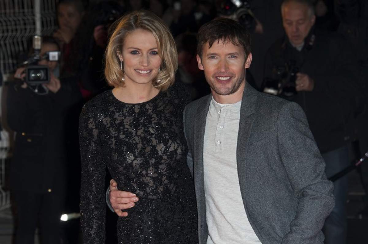 FOTO / Imagini incitante cu James Blunt şi soţia sa! Cum se lasă răsfăţată Sofia Wellesley