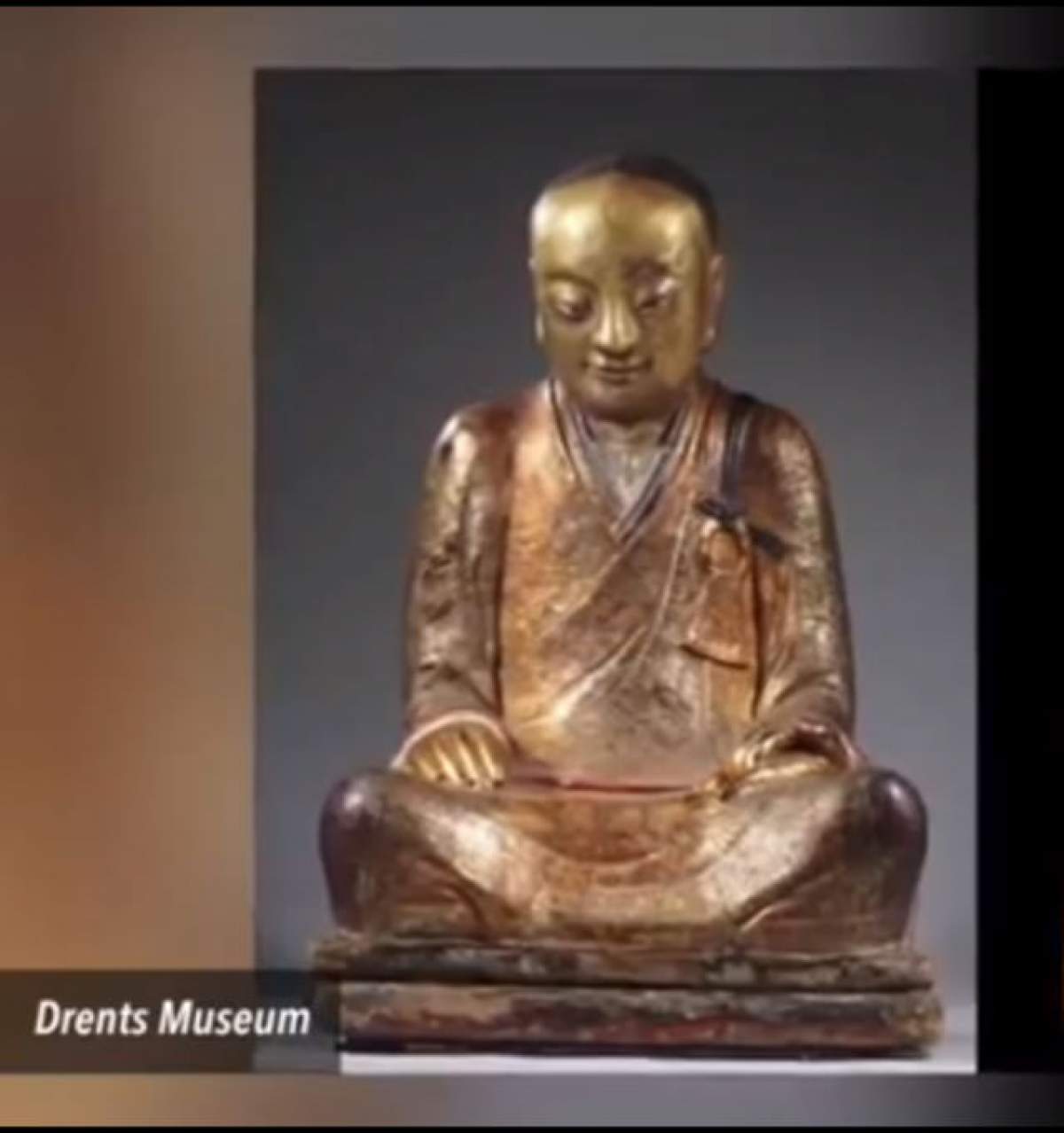 VIDEO & FOTO / Descoperire uluitoare după un mileniu! Nu o să crezi ce au găsit în interiorul acestei statui a lui Buddha!