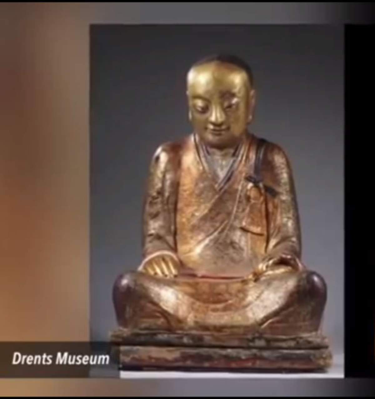 VIDEO & FOTO / Descoperire uluitoare după un mileniu! Nu o să crezi ce au găsit în interiorul acestei statui a lui Buddha!