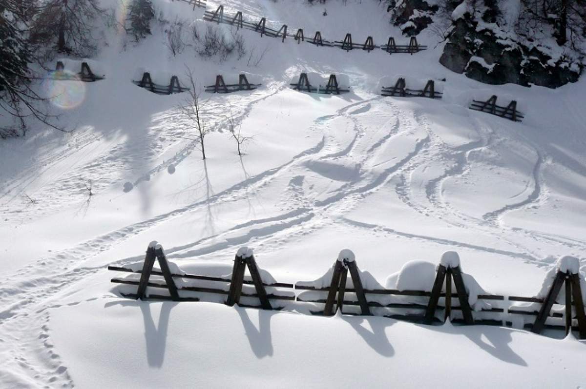 Plecaţi la munte în acest weekend? Aveţi grijă la AVALANŞE