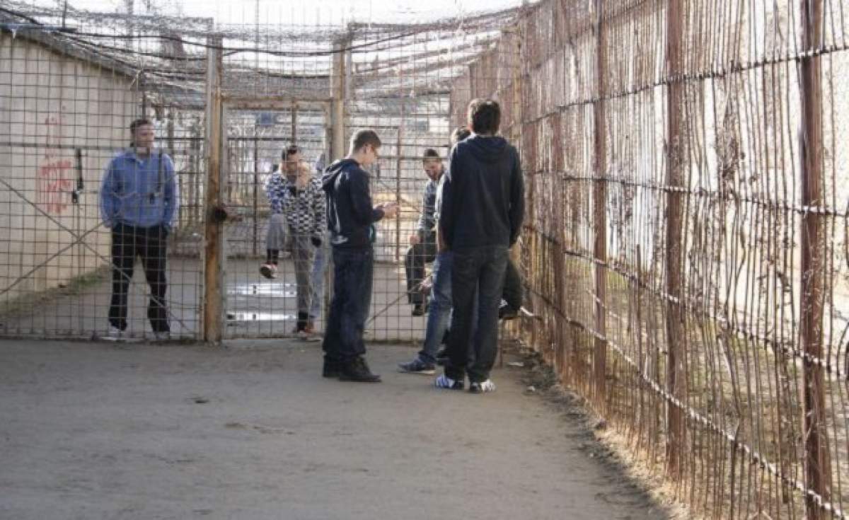 Nici regizorul filmului "Prison Break" nu s-ar fi gândit la asta! Cum reuşeau deţinuţii din România să îşi ascundă telefoanele în închisoare!