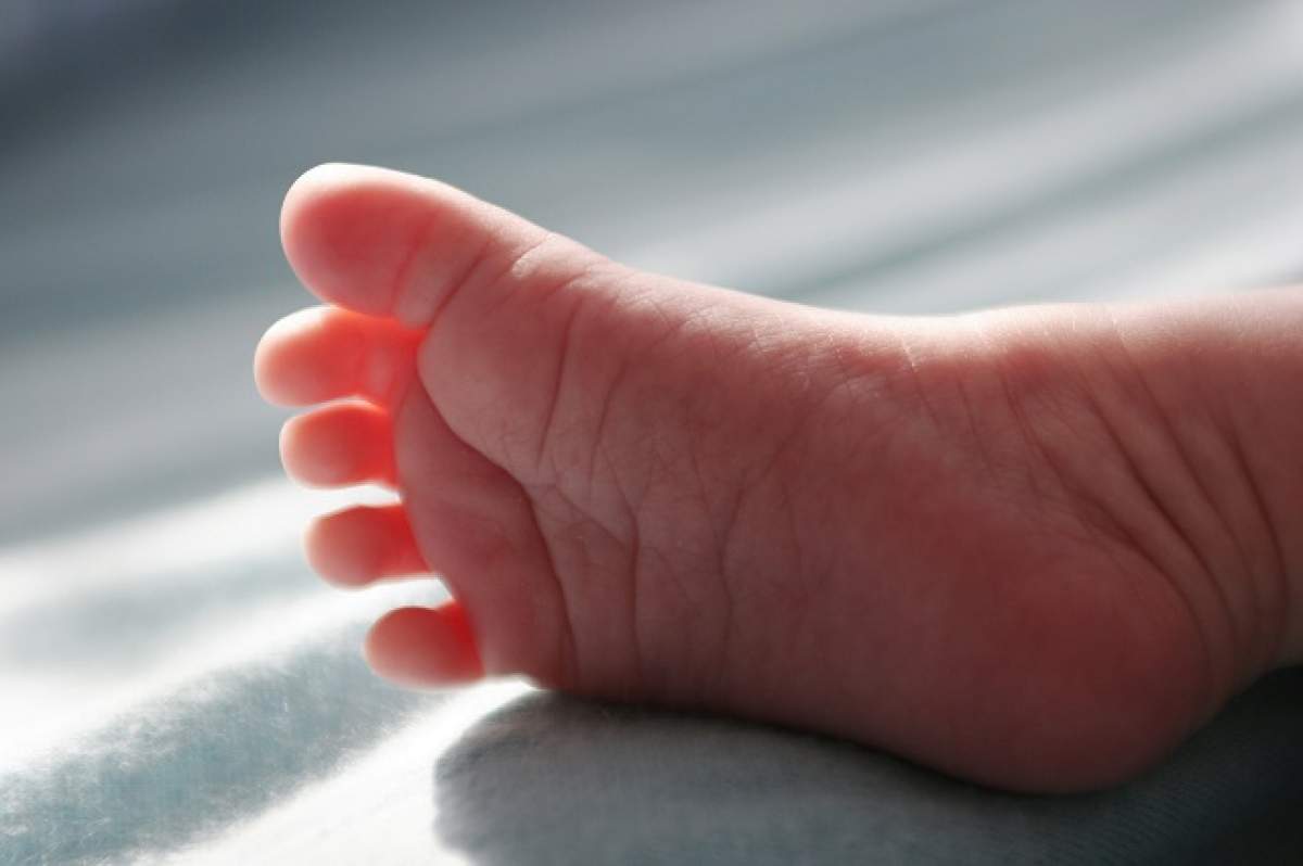 Caz şocant la Vaslui! O fetiţă a ajuns în SPITAL după ce a fost BĂTUTĂ de asistenta maternală