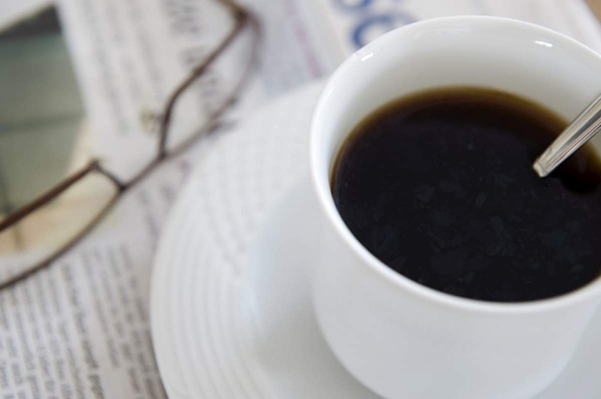 CEAI NEGRU versus CAFEA! Ce beneficii ne aduce fiecare băutură în parte