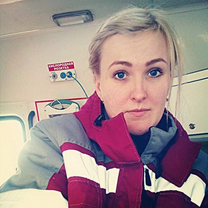 VIDEO / Un paramedic şi-a făcut selfie-uri cu pacienţii morţi! Ce a scris la fotografii te va ŞOCA