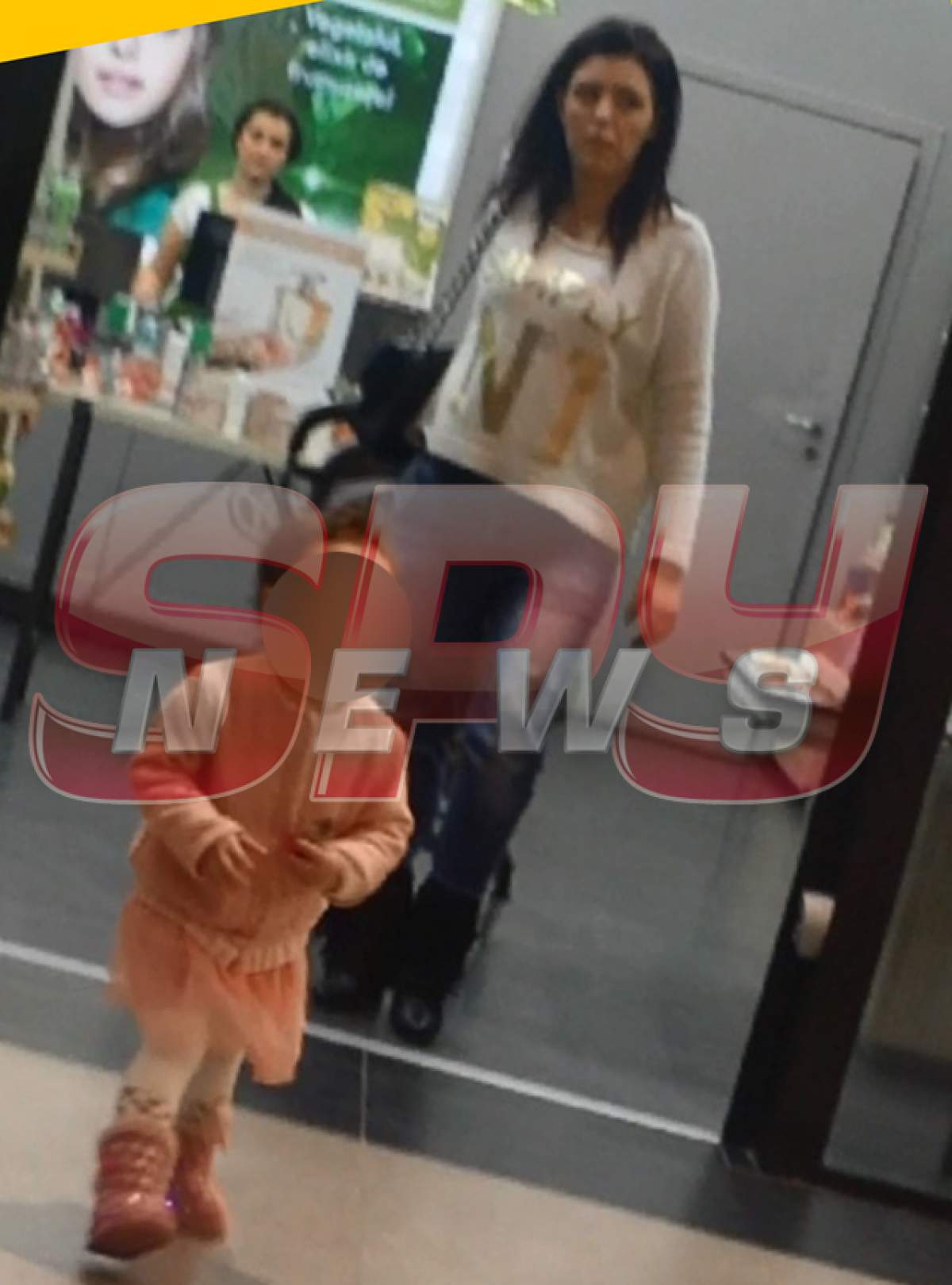 Diana Bişinicu îmbină utilul cu plăcutul! Cântăreţa şi-a scos fetiţa la shopping!