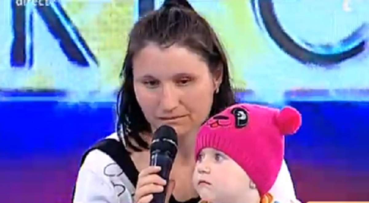 VIDEO / Mamă HAINĂ! Şi-a părăsit copiii pentru a doua oară chiar în platoul emisiunii "Acces Direct"