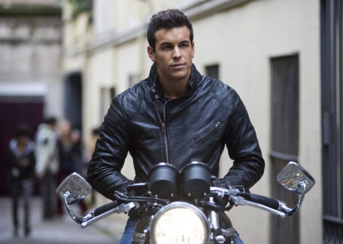 Frumuşelul Mario Casas are o nouă iubită! Uite cum o răsfaţă