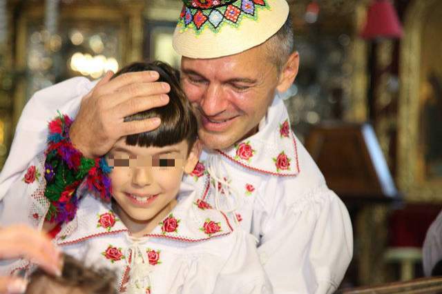 FOTO / Ce copii frumoşi are Radu Ille! Fiica sa, Elli, îţi topeşte inima când o priveşti!