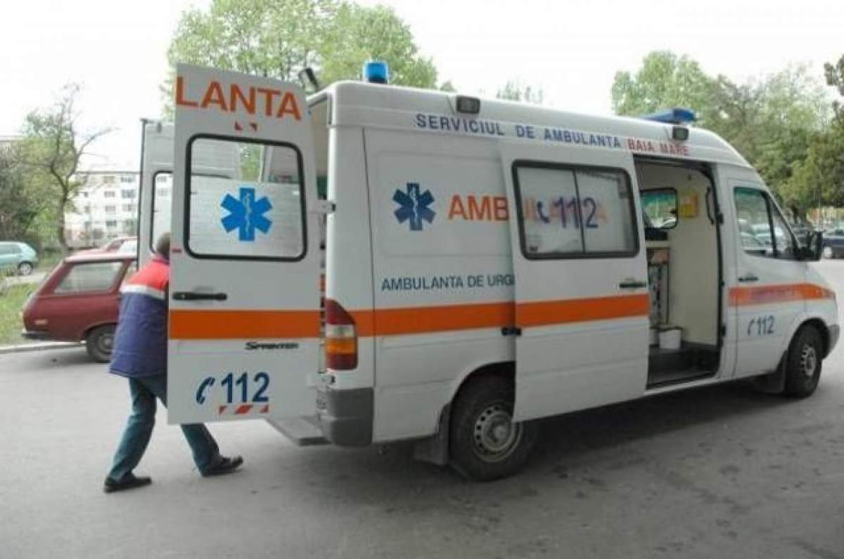 Tragedie la Botoşani! Un ambulanţier mort şi 4 persoane rănite, într-un accident terifiant